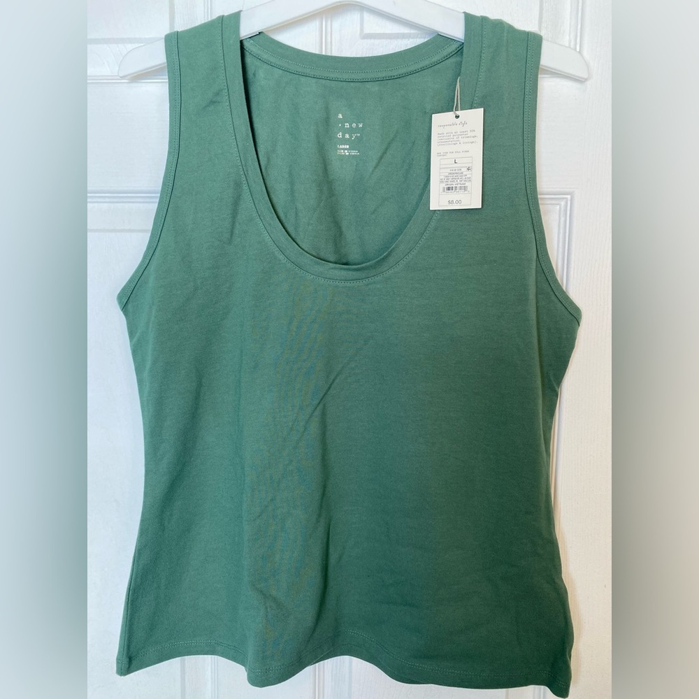 A New Day Green Tank Top size Large NWT